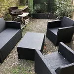Appartement Au Vieux Lavoir Avec Parking Prive, Jardin , Climatisation, A 500 M De La Cite