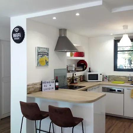 Au Vieux Lavoir Avec Parking Prive, Jardin , Climatisation, A 500 M De La Cite