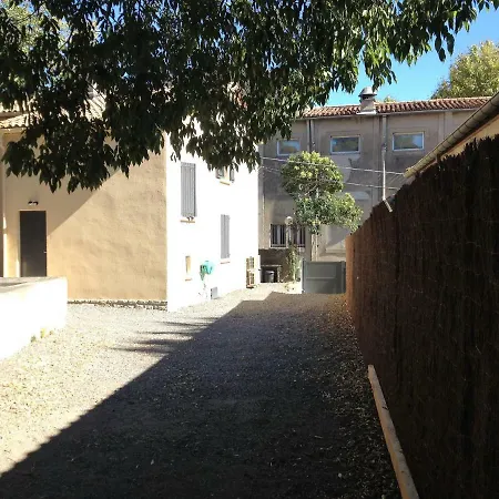 Au Vieux Lavoir Avec Parking Prive, Jardin , Climatisation, A 500 M De La Cite Apartamento Carcasona