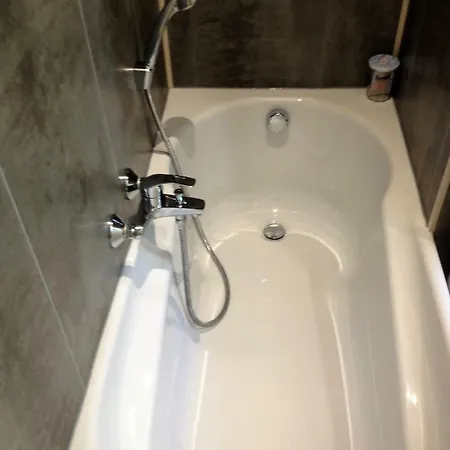 Au Vieux Lavoir Avec Parking Prive, Jardin , Climatisation, A 500 M De La Cite Appartamento Carcassonne