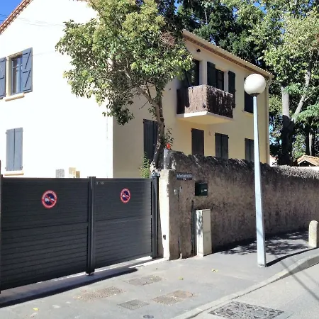 Au Vieux Lavoir Avec Parking Prive, Jardin , Climatisation, A 500 M De La Cite * Carcasona