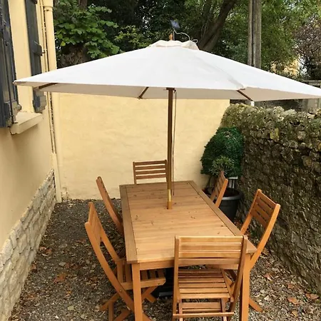 Au Vieux Lavoir Avec Parking Prive, Jardin , Climatisation, A 500 M De La Cite Appartamento