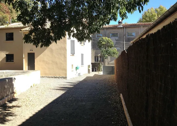 Au Vieux Lavoir Avec Parking Prive, Jardin , Climatisation, A 500 M De La Cite 公寓 卡尔卡松