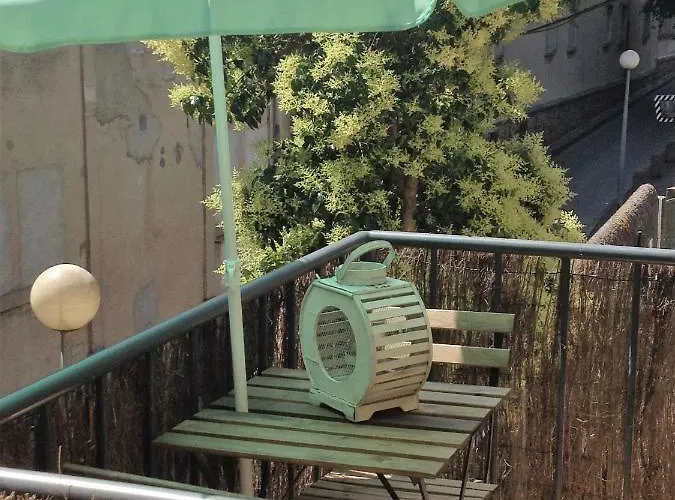Au Vieux Lavoir Avec Parking Prive, Jardin , Climatisation, A 500 M De La Cite