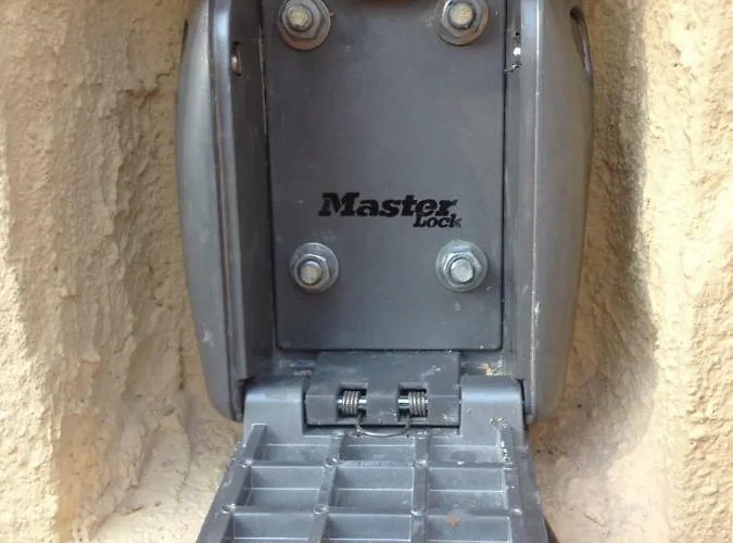 Au Vieux Lavoir Avec Parking Prive, Jardin , Climatisation, A 500 M De La Cite 公寓 卡尔卡松