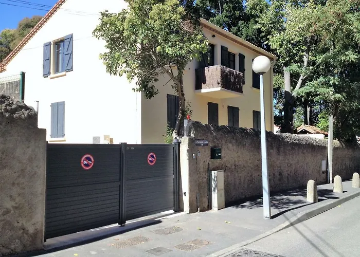 Au Vieux Lavoir Avec Parking Prive, Jardin , Climatisation, A 500 M De La Cite * 卡尔卡松