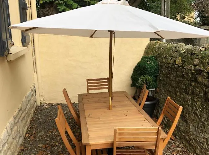 Au Vieux Lavoir Avec Parking Prive, Jardin , Climatisation, A 500 M De La Cite Apartamento